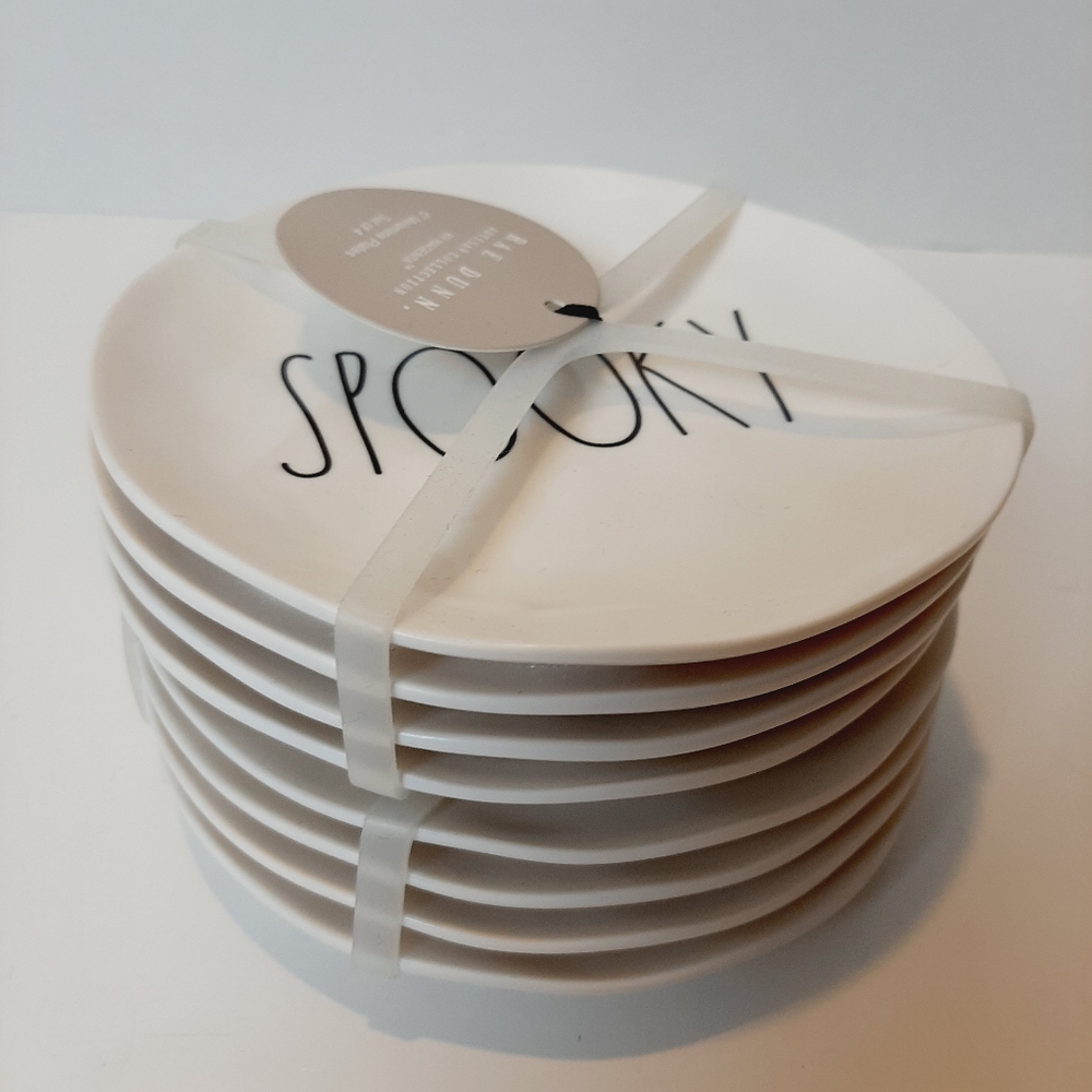 🍒 RAE DUNN - NEW Set of 8 Spooky Halloween Themed Dessert Plates
